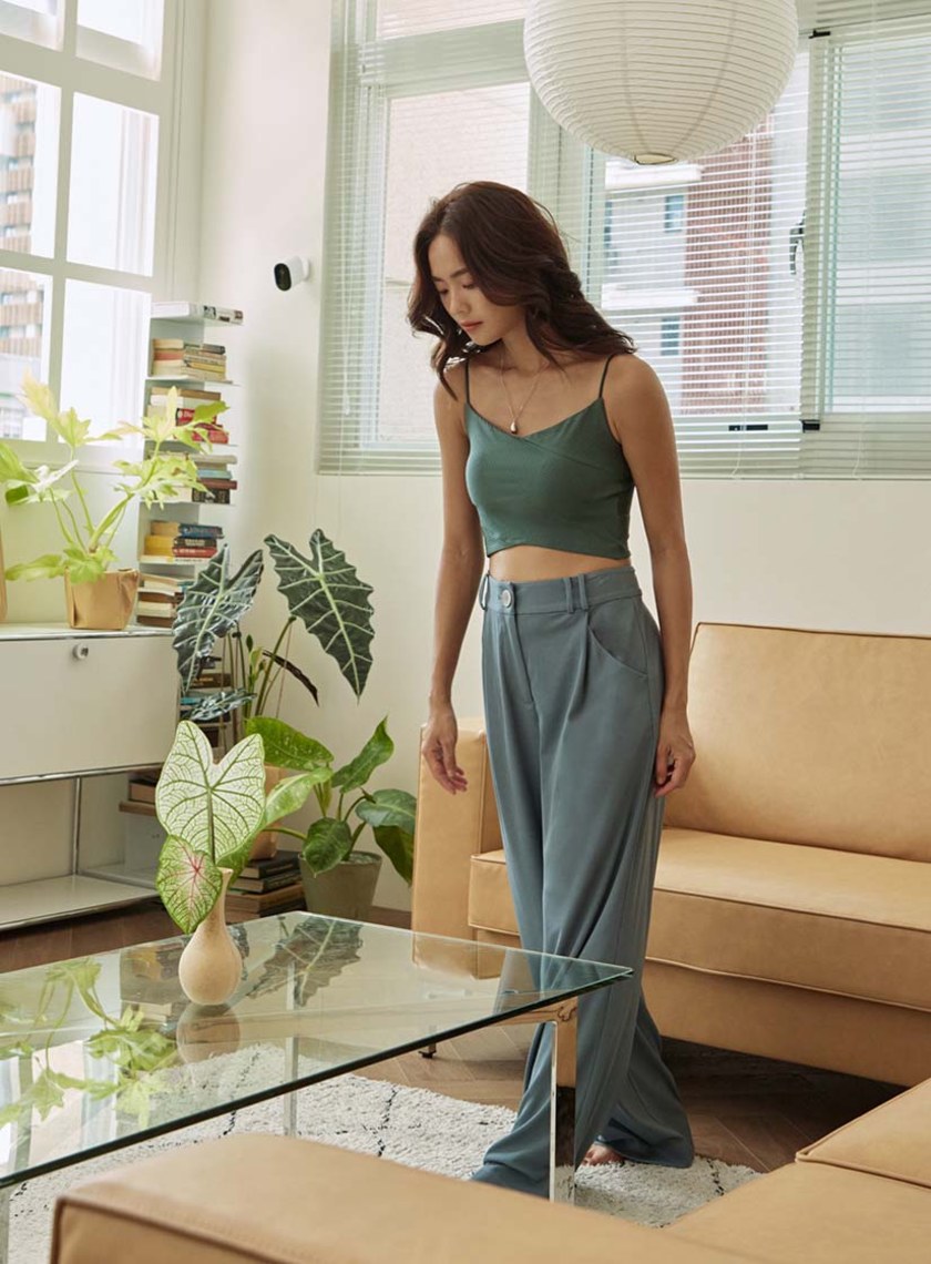 坑條後扭轉美背細肩帶BRA上衣